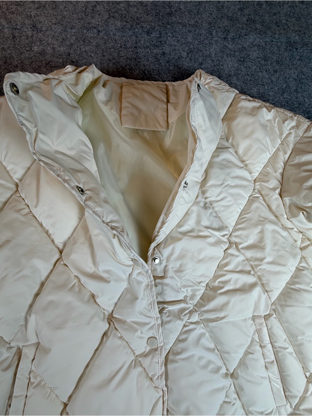 Women's Cream Quilted Puffer Jacket Oversized Soft Girl Minimalist no size tag - Picture 4 of 8